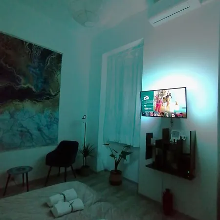 Free Parking, Downtown Near New York Cafe Apartment