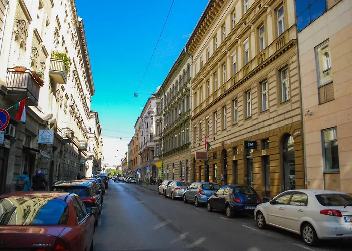 Downtown Near New York Cafe *